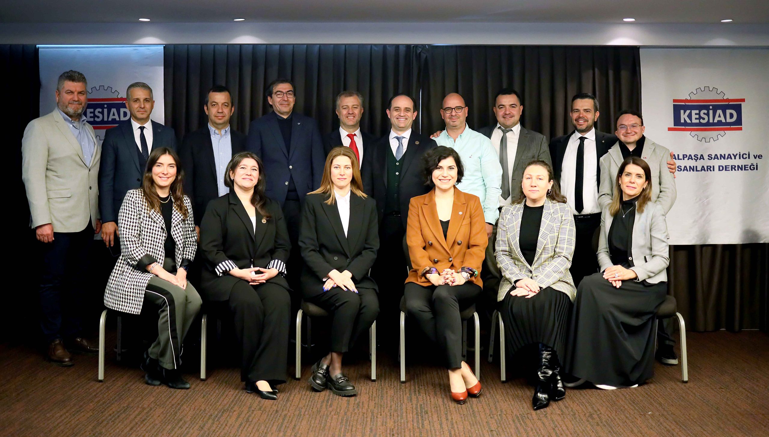 KESİAD’da bayrak değişimi