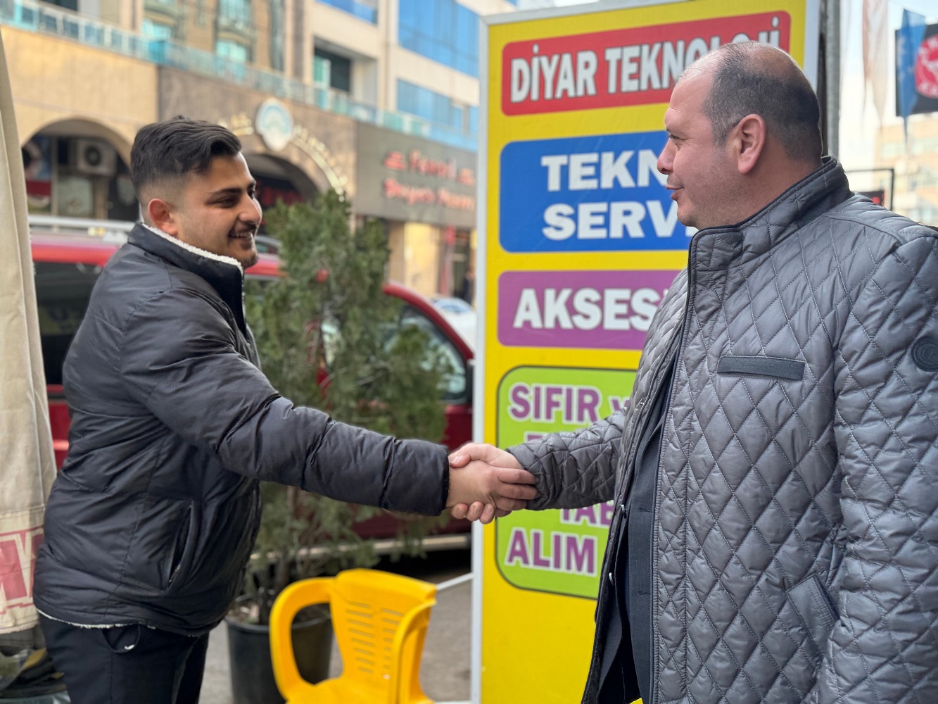 CHP’li Çiçek Vatandaşla İç İçe