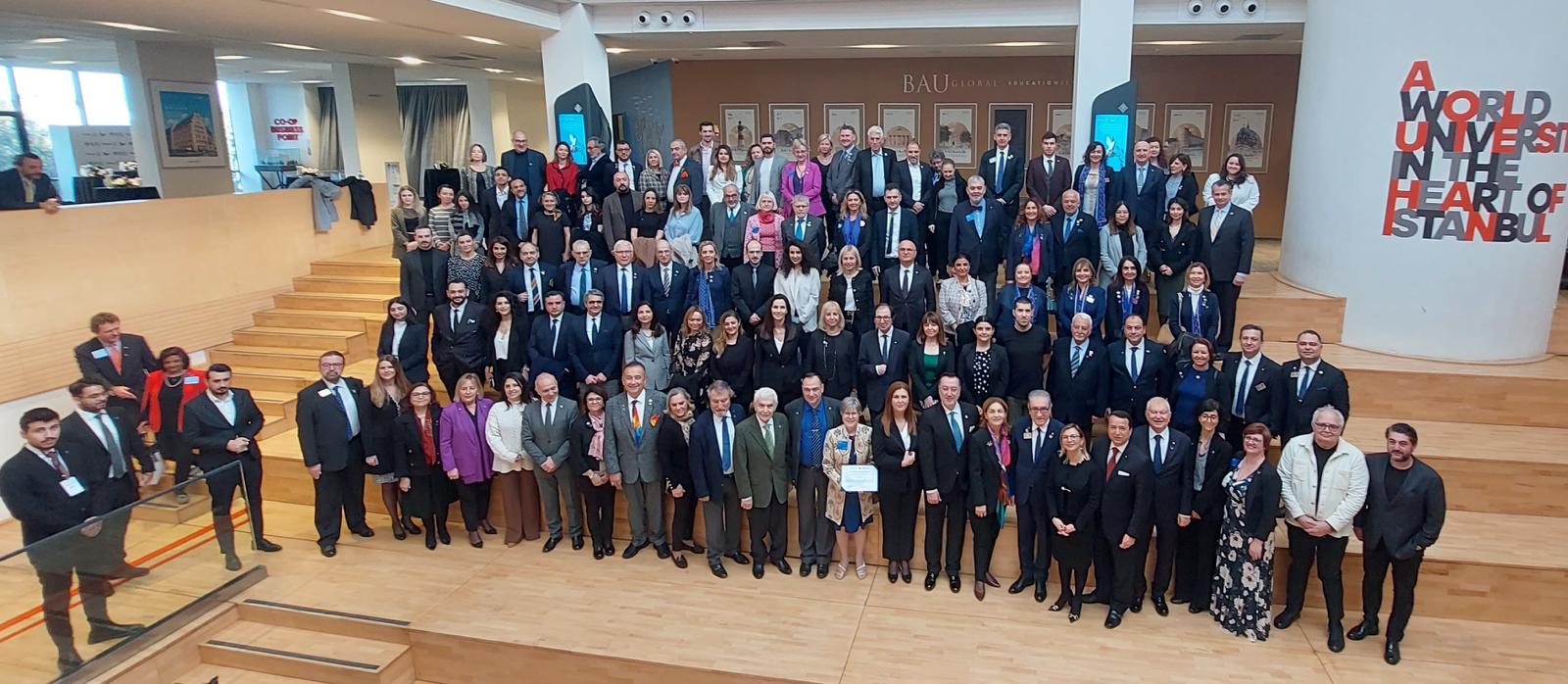 Rotaryenler dünya barışına hizmete devam edecek