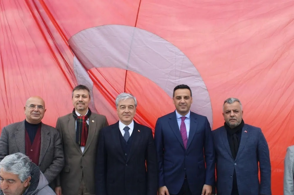 Gökçekaya: Demokrasiye aşığız