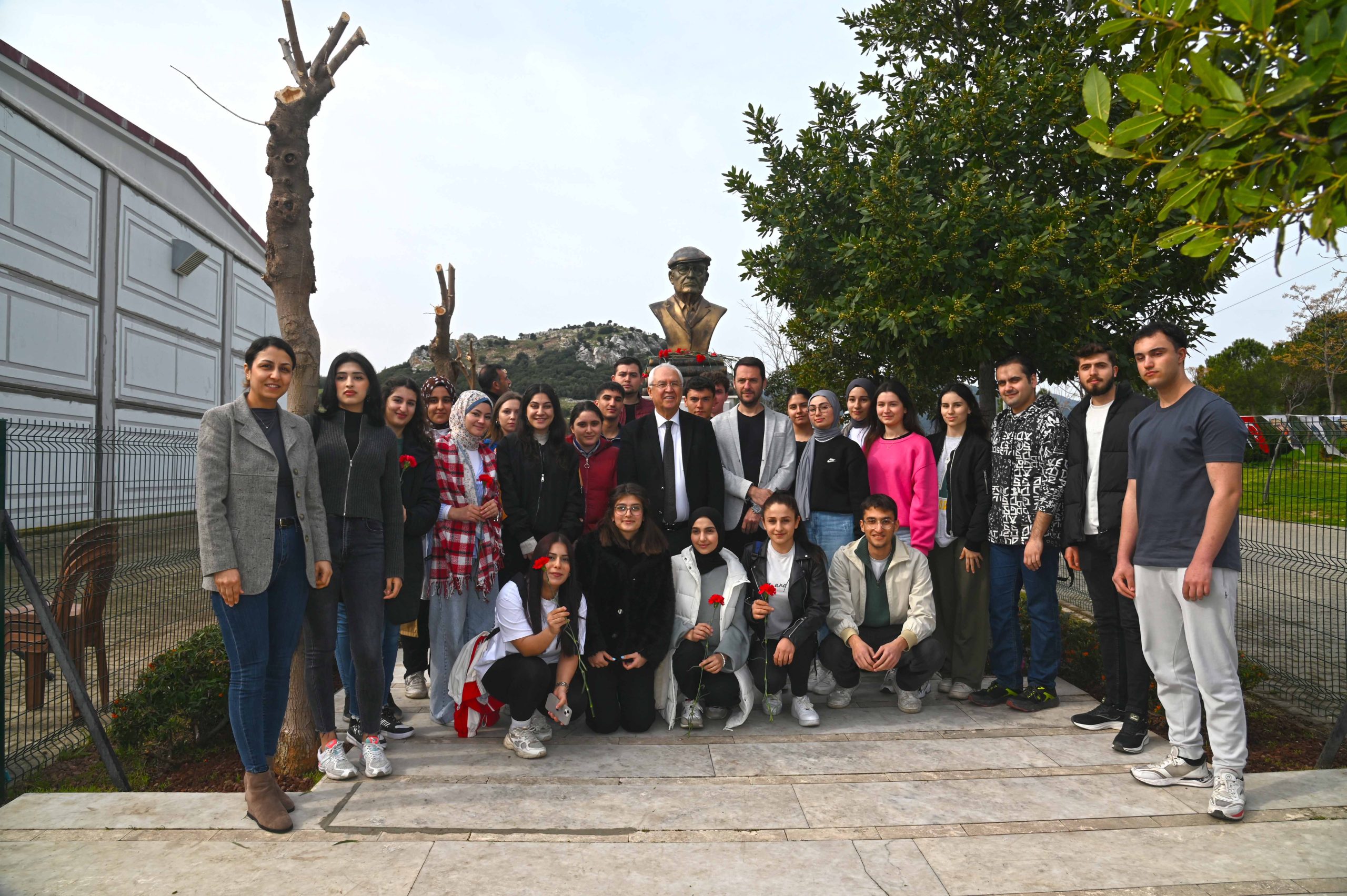 Karabağlar’da Yaşar Kemal anması!