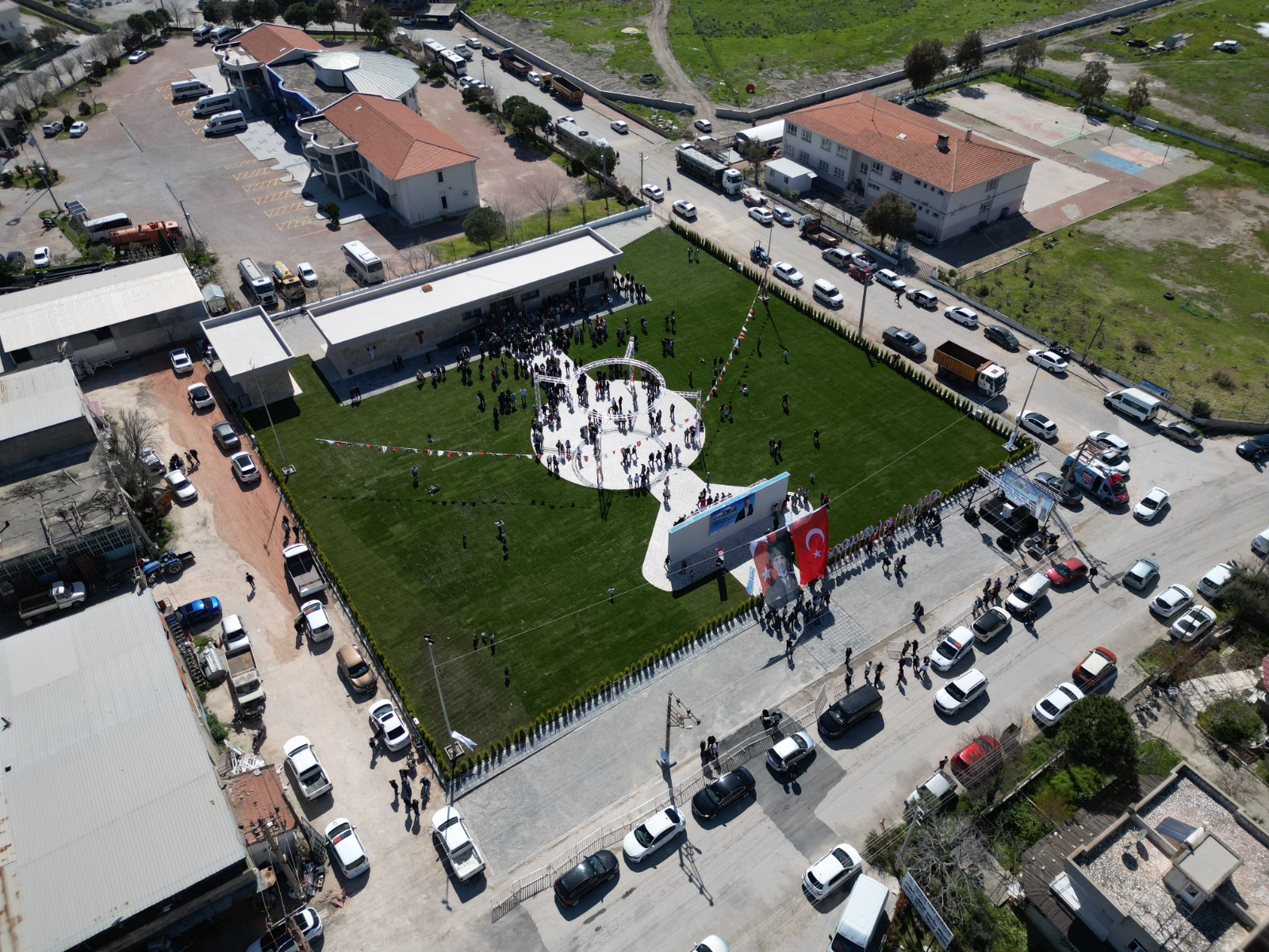 Başkan Kırgöz, Çandarlı’da Düğün Salonu açılışı gerçekleştirdi