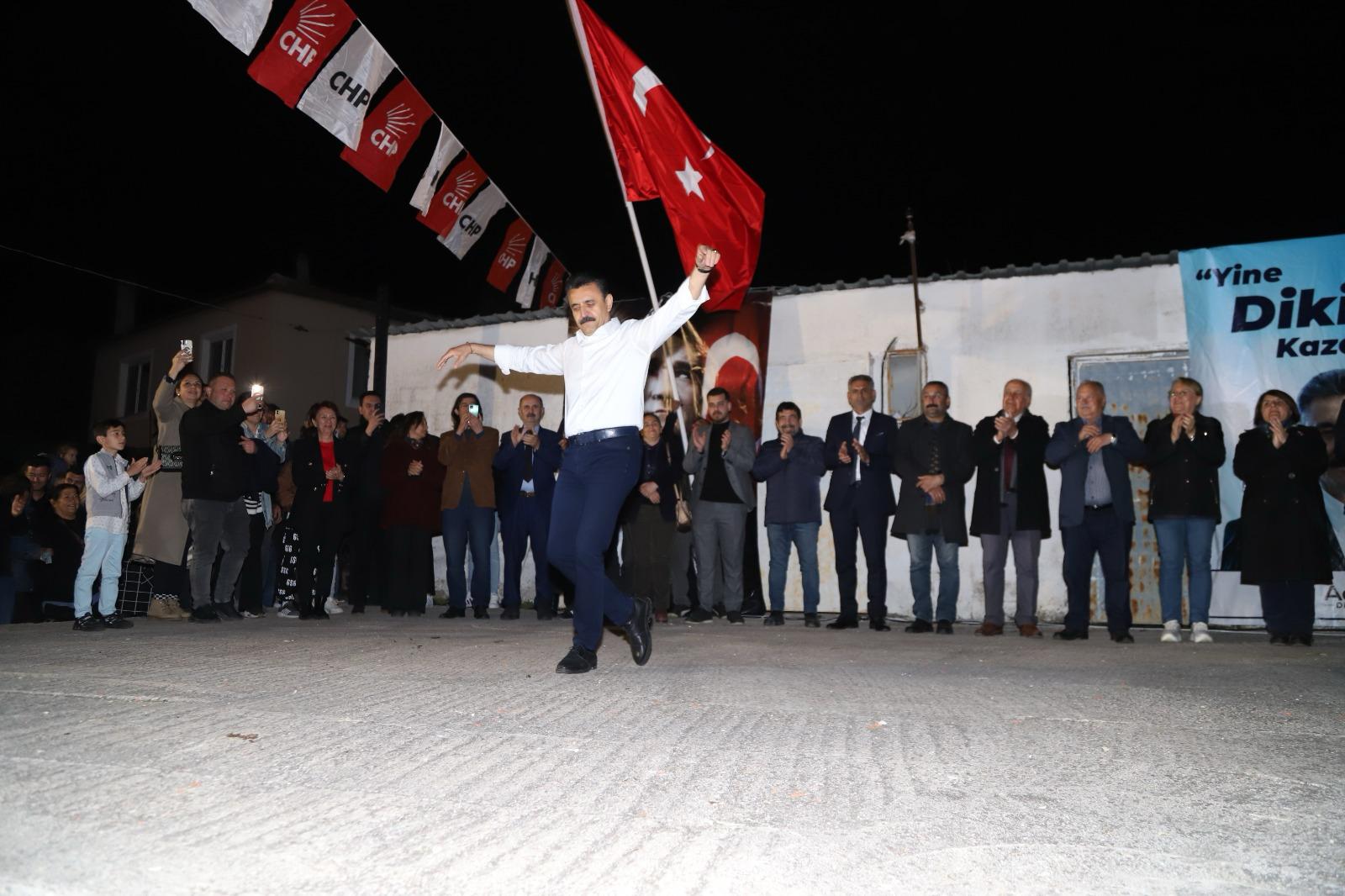 Başkan Kırgöz’e Dede Ocağı Kıratlı’da Zeybek Sürprizi