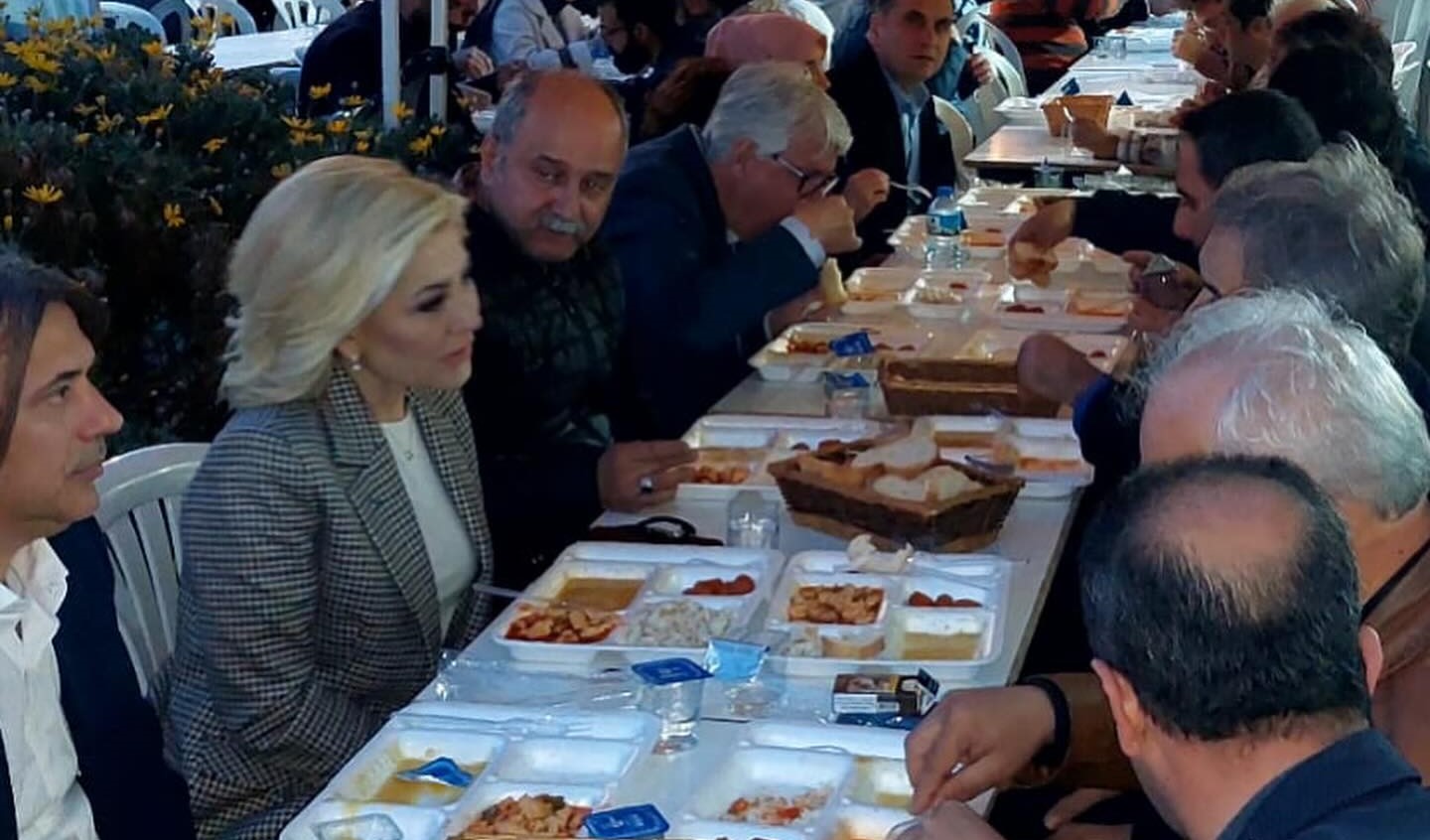 AK Parti Buca iftarına yüzlerce kişi katıldı
