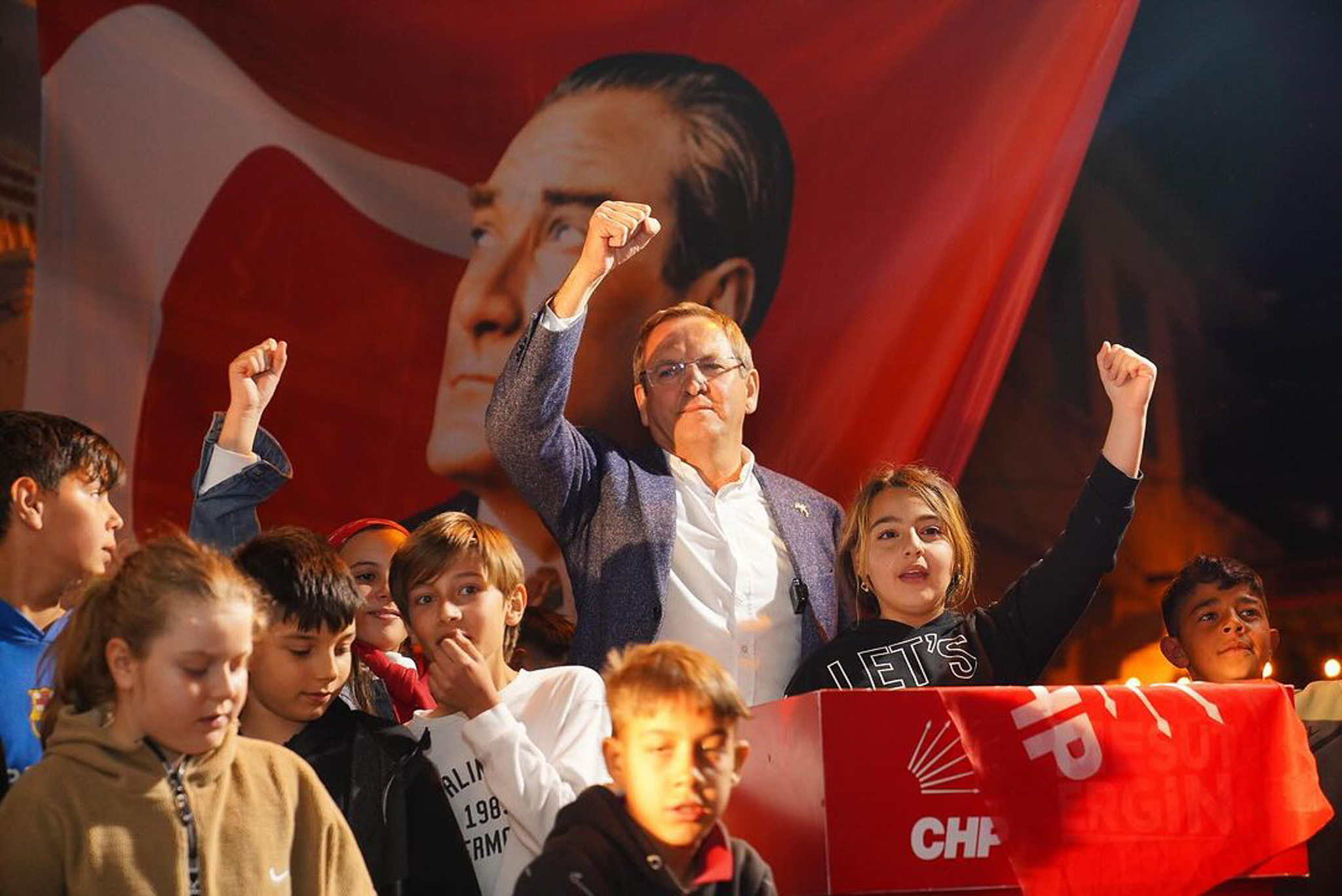 CHP Ayvalık Belediye Başkan Adayı Mesut Ergin’in, ‘Büyük Macaron Buluşması ses getirdi