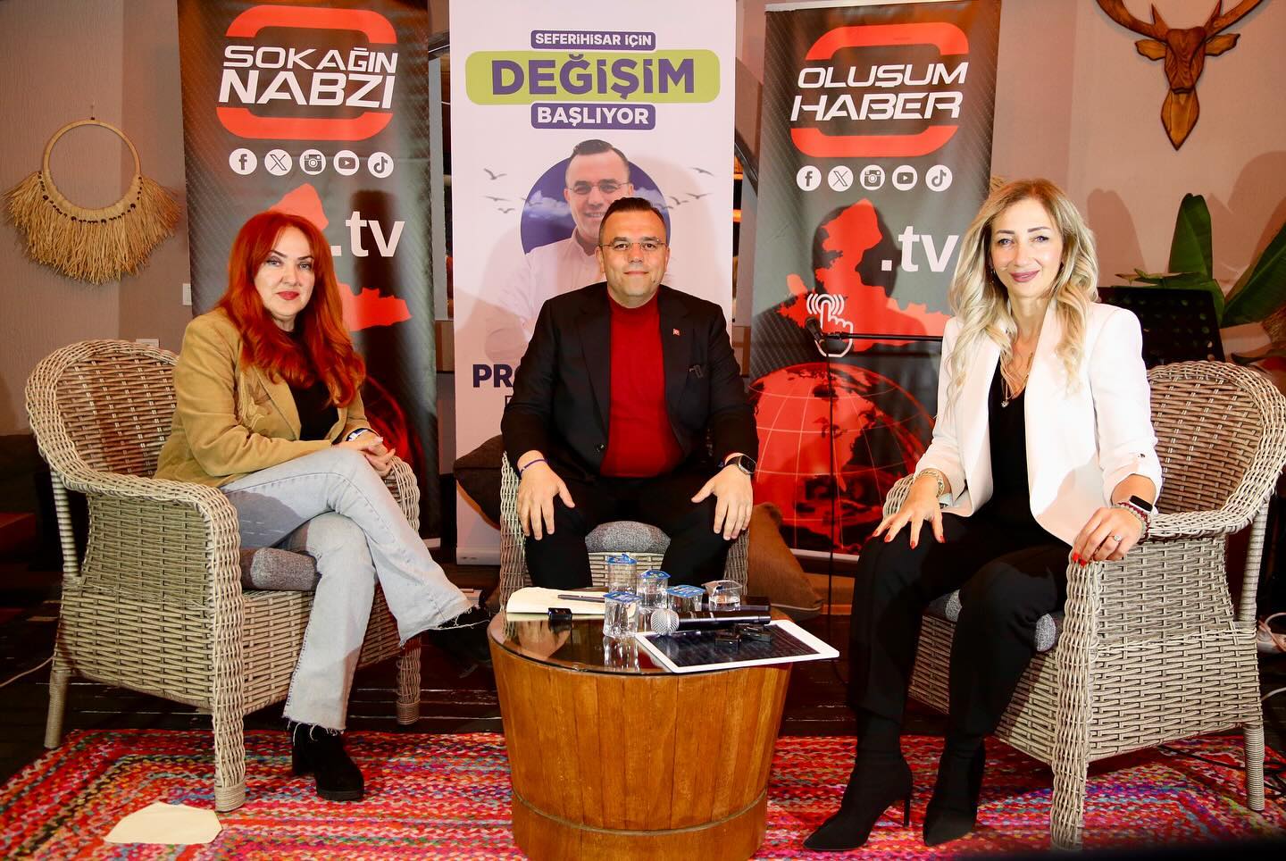 Seferihisar Adayı Ahmet Aydın gençlerin ilgi odağı oldu