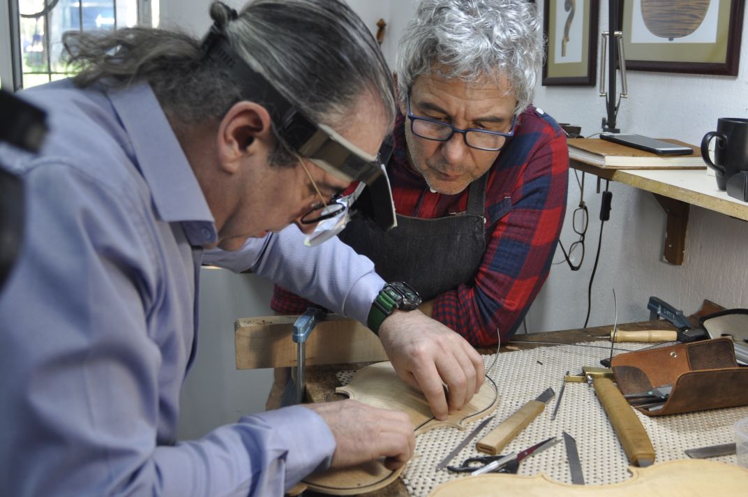 EÜ Konservatuvarı Çalgı Yapımı ve Onarımı Bölümü öğrencilerine üretim uygulamalarıyla öğrenme imkânı sunuyor