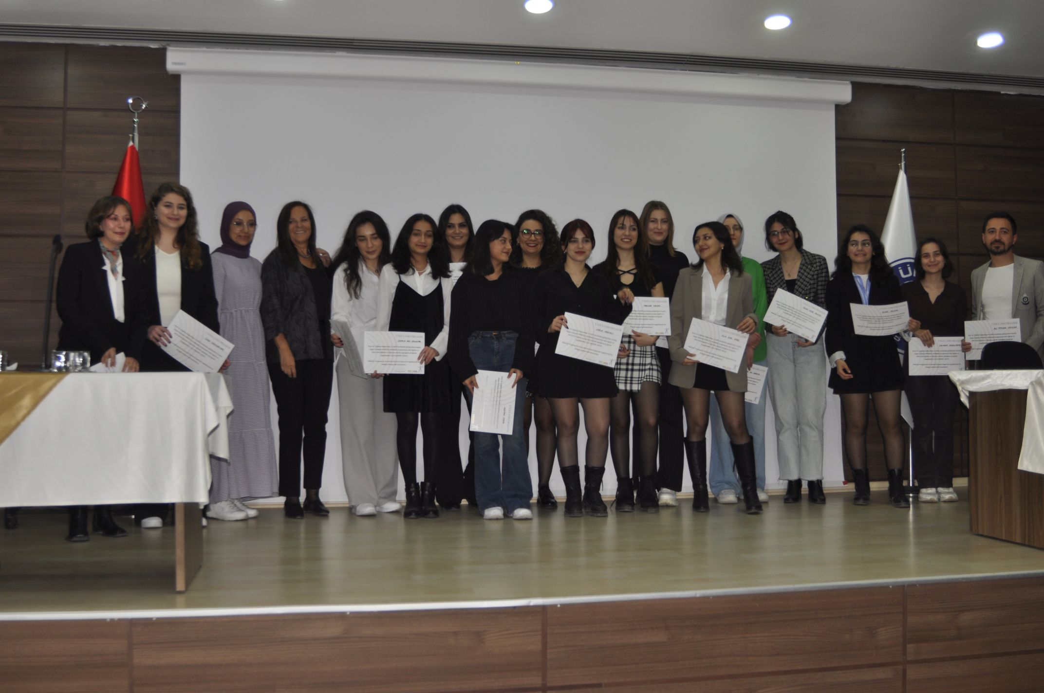 EÜ’de “Pozitif Ergen Gelişimi Programı” Sertifika Töreni