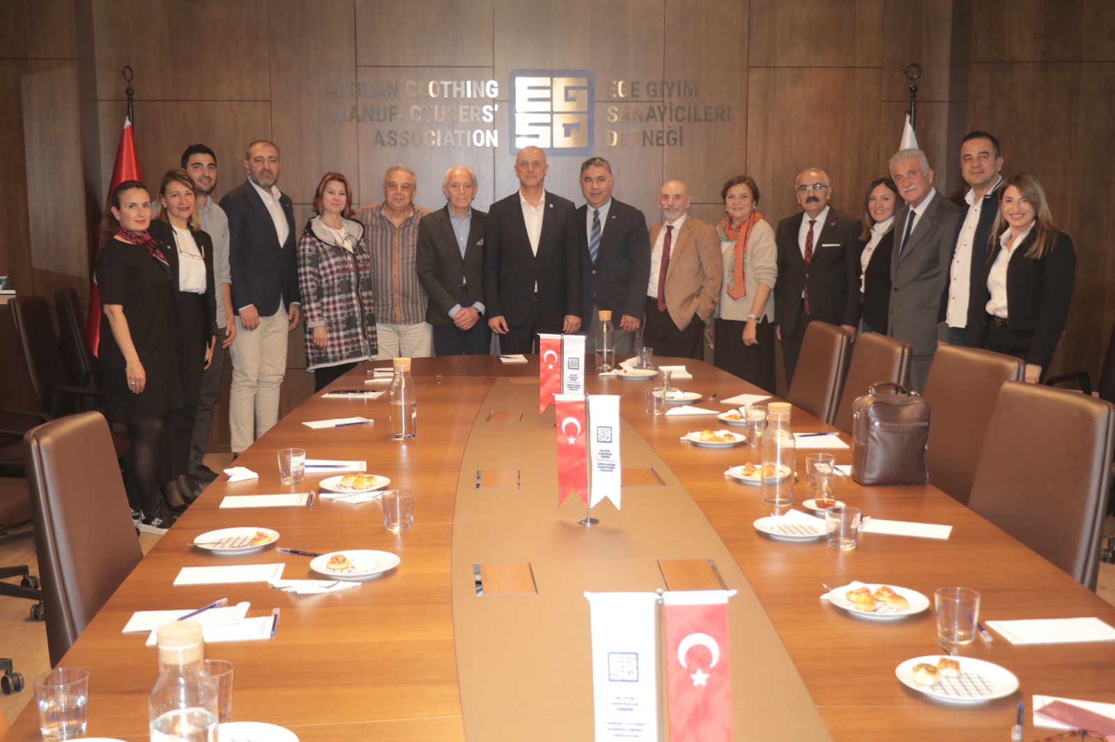 Özlale İzmir STK’larını ziyaretini sürdürüyor