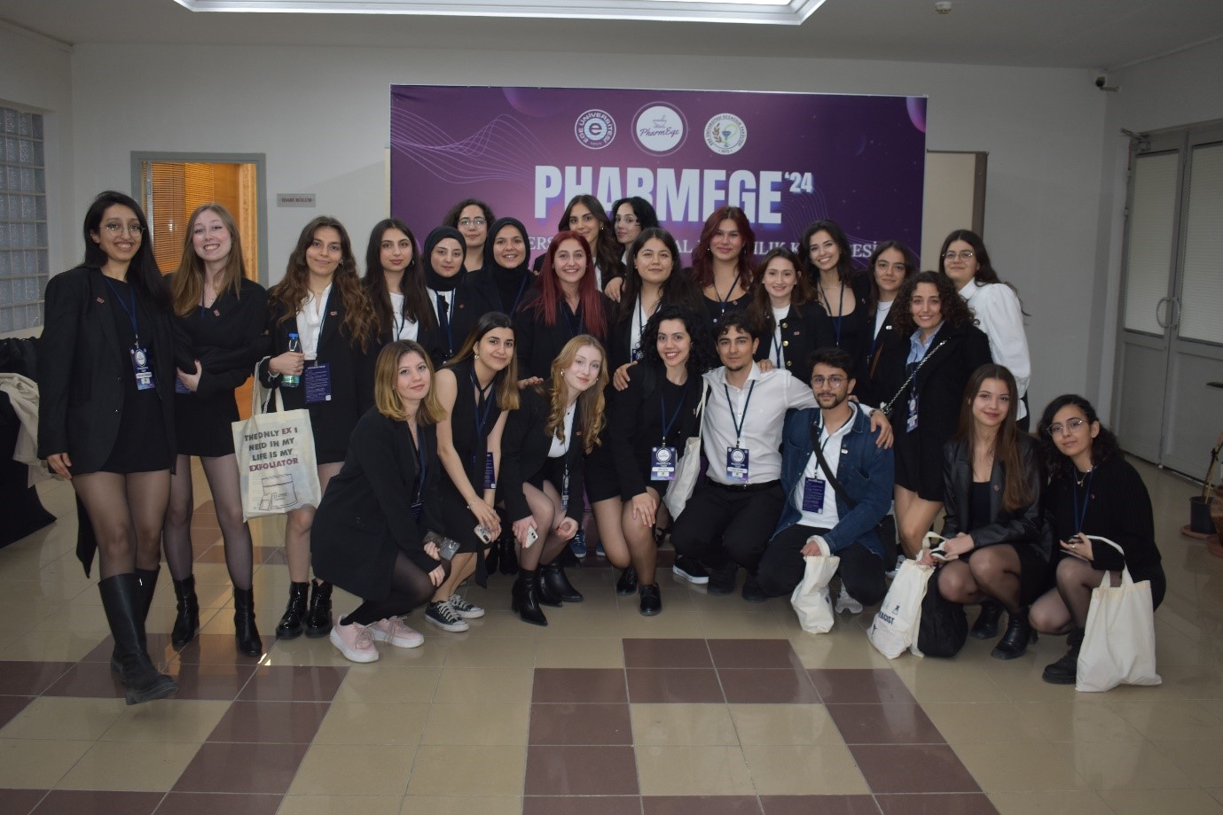 EÜ Eczacılık Fakültesinden “PharmEge Ulusal Eczacılık Öğrencileri Kongresi”
