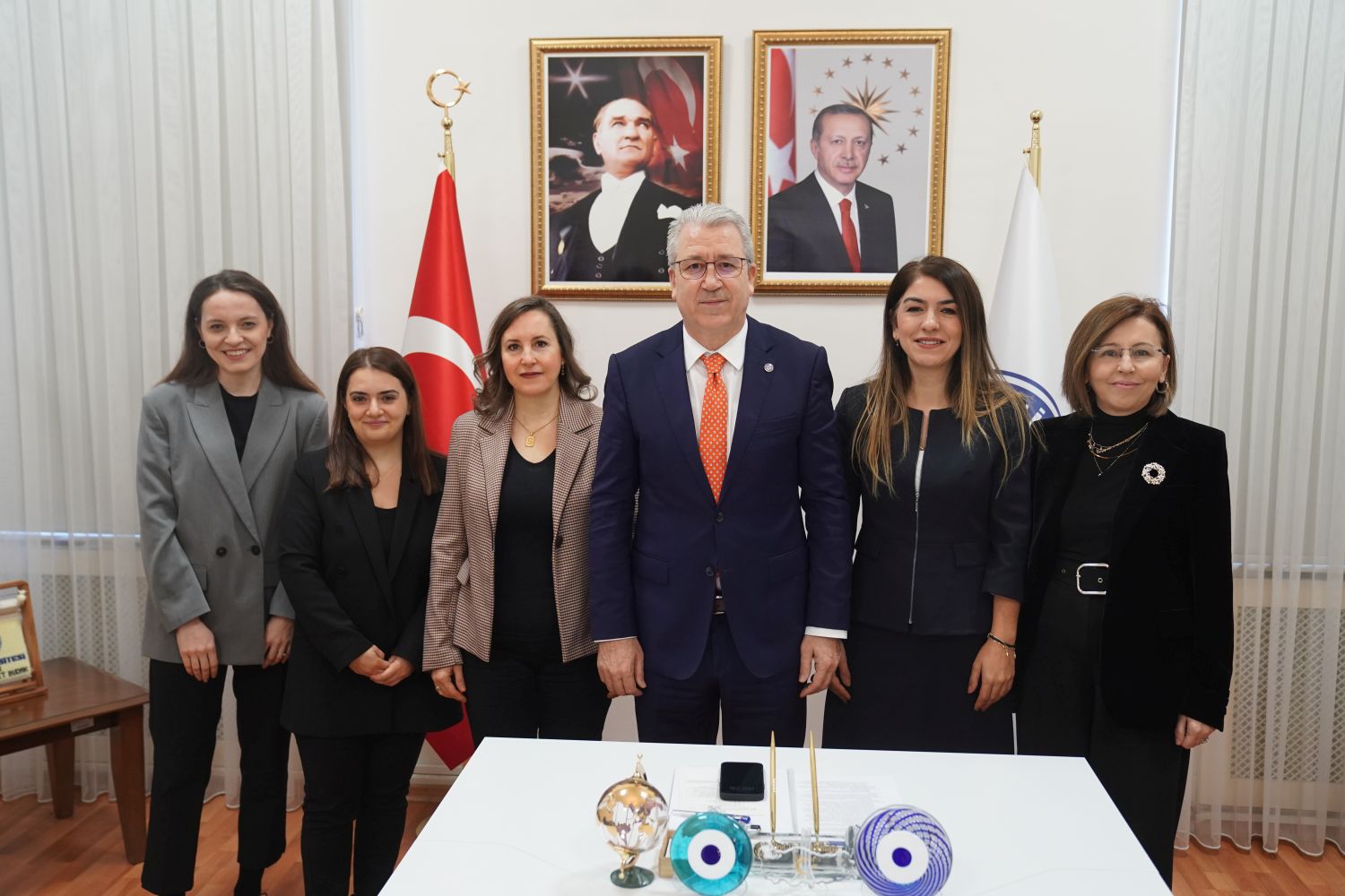 Egeli akademisyenler kadına yönelik şiddet konusunda sağlık profesyonellerini eğitecek