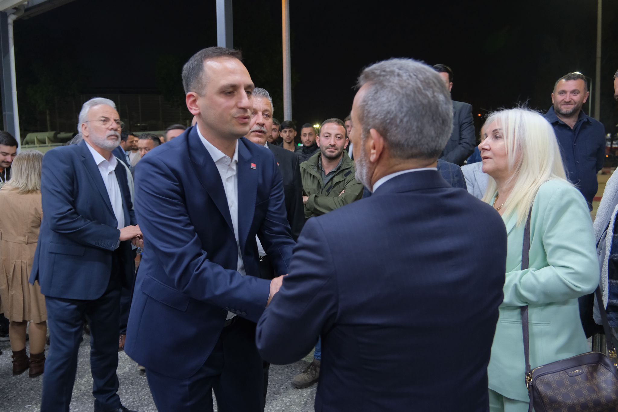 Bornova’da AK Parti’den CHP’ye geçmiş olsun ziyareti