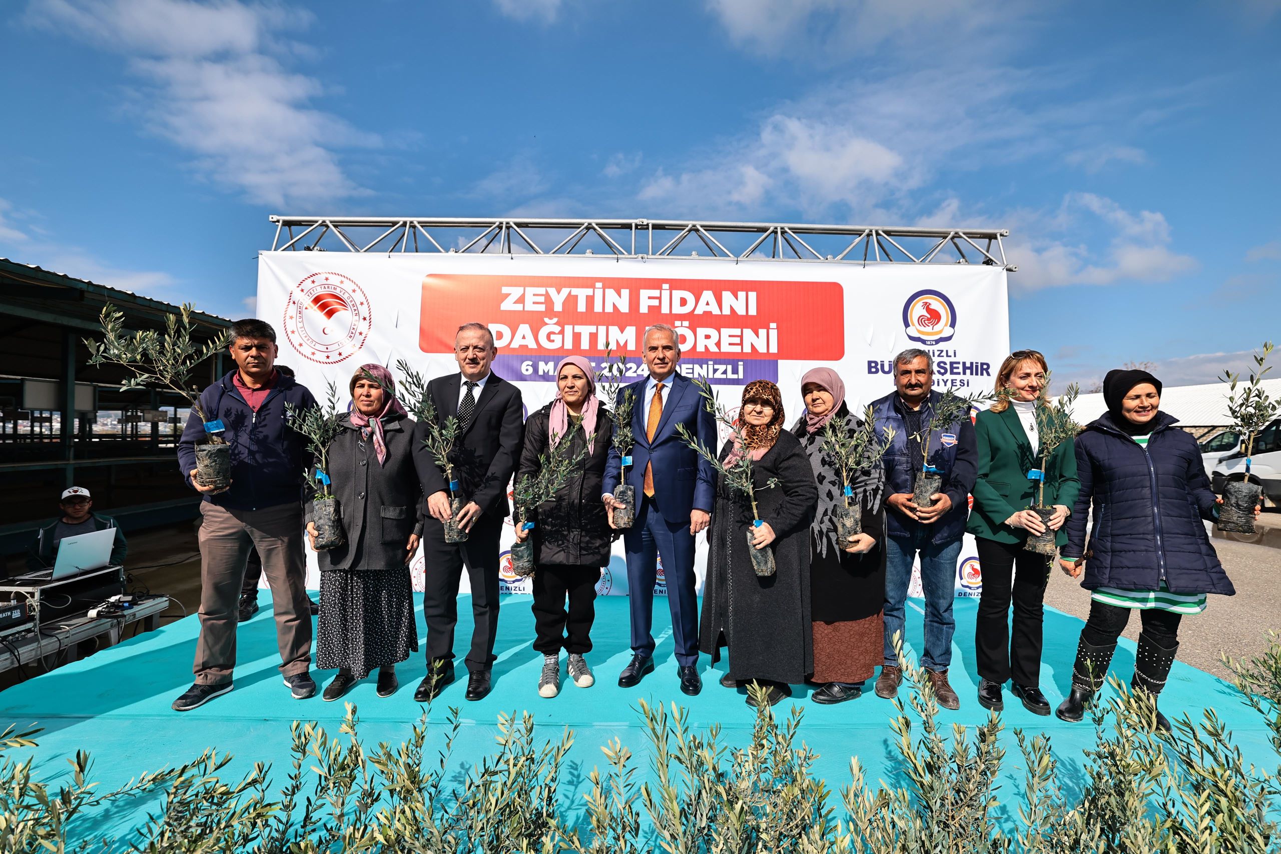 Denizli’de 14 ilçede 240 bin zeytin fidanı toprakla buluşacak