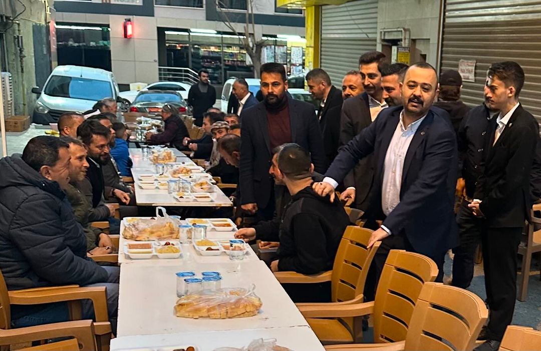 İzmir Alperen Ocakları iftarda buluştu