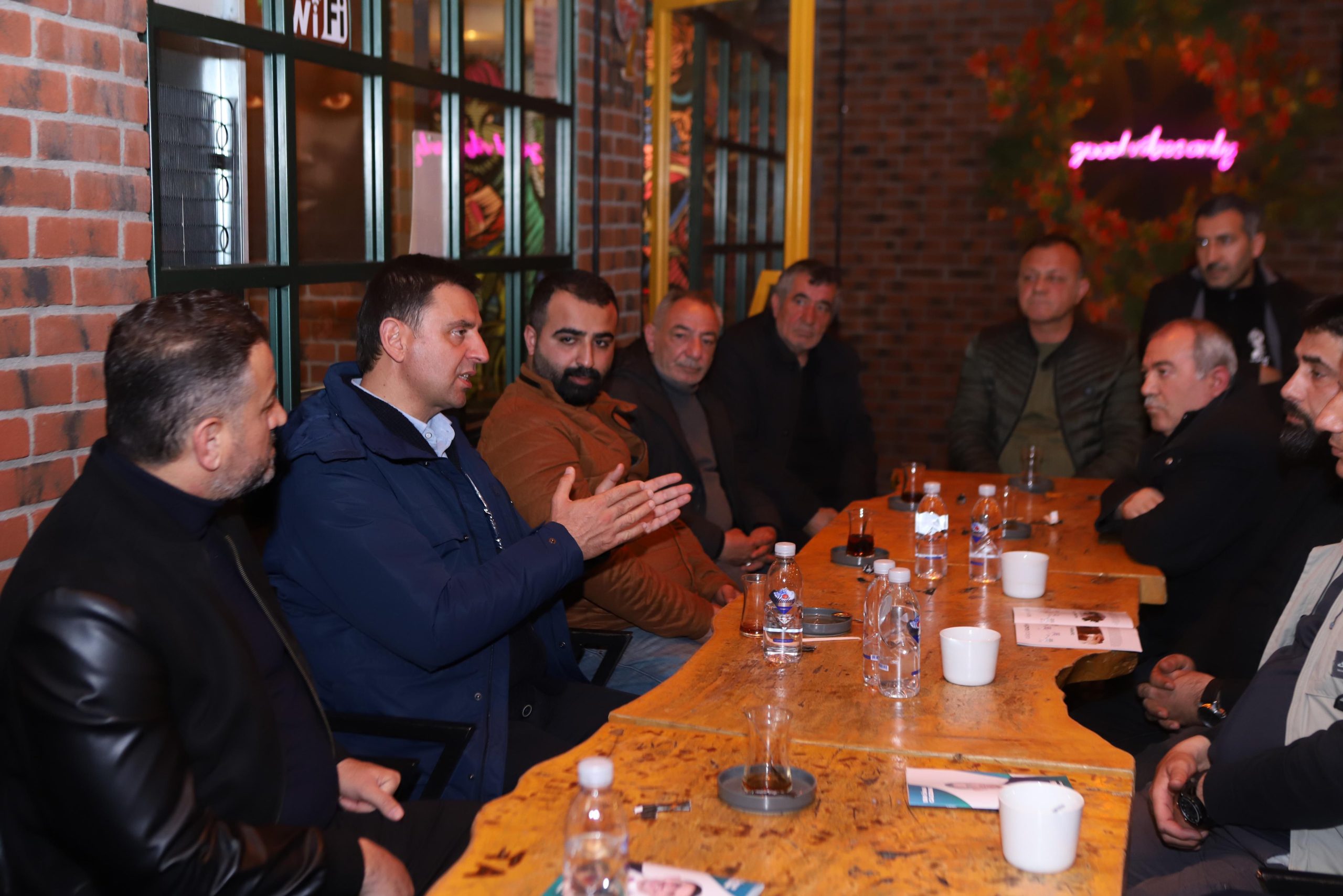 Başkan Adayı Doğan evlerde, sokakta projelerini anlatıyor, sorunları dinliyor