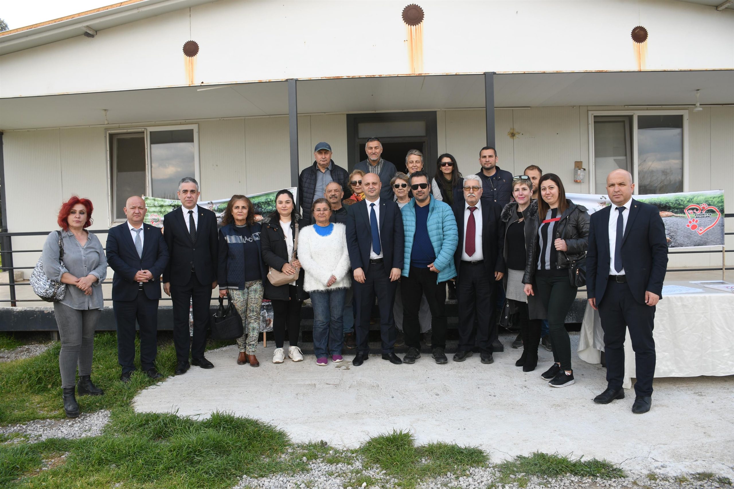 Balıkesir büyükşehir belediye başkanı Yücel Yılmaz hayvanseverlere müjdeyi verdi