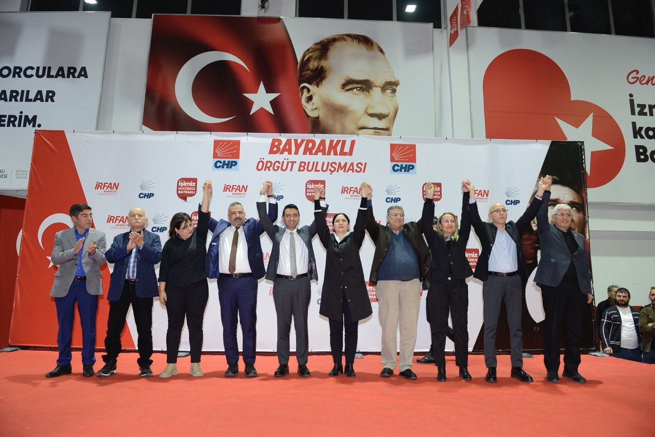 CHP Bayraklı örgütü tek yumruk