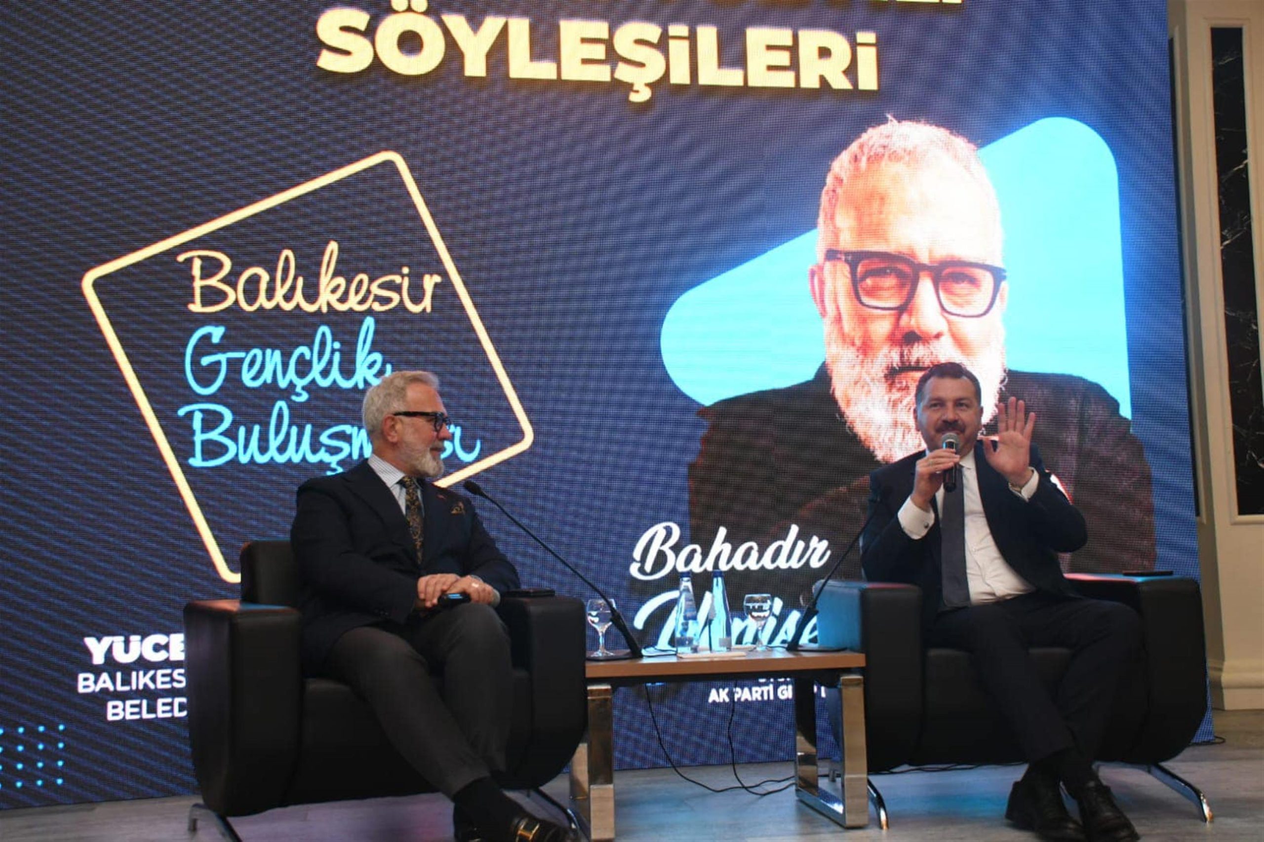 Yenişehirlioğlu ‘Türkiye Yüzyılı Söyleşisi’nde gençlerle buluştu