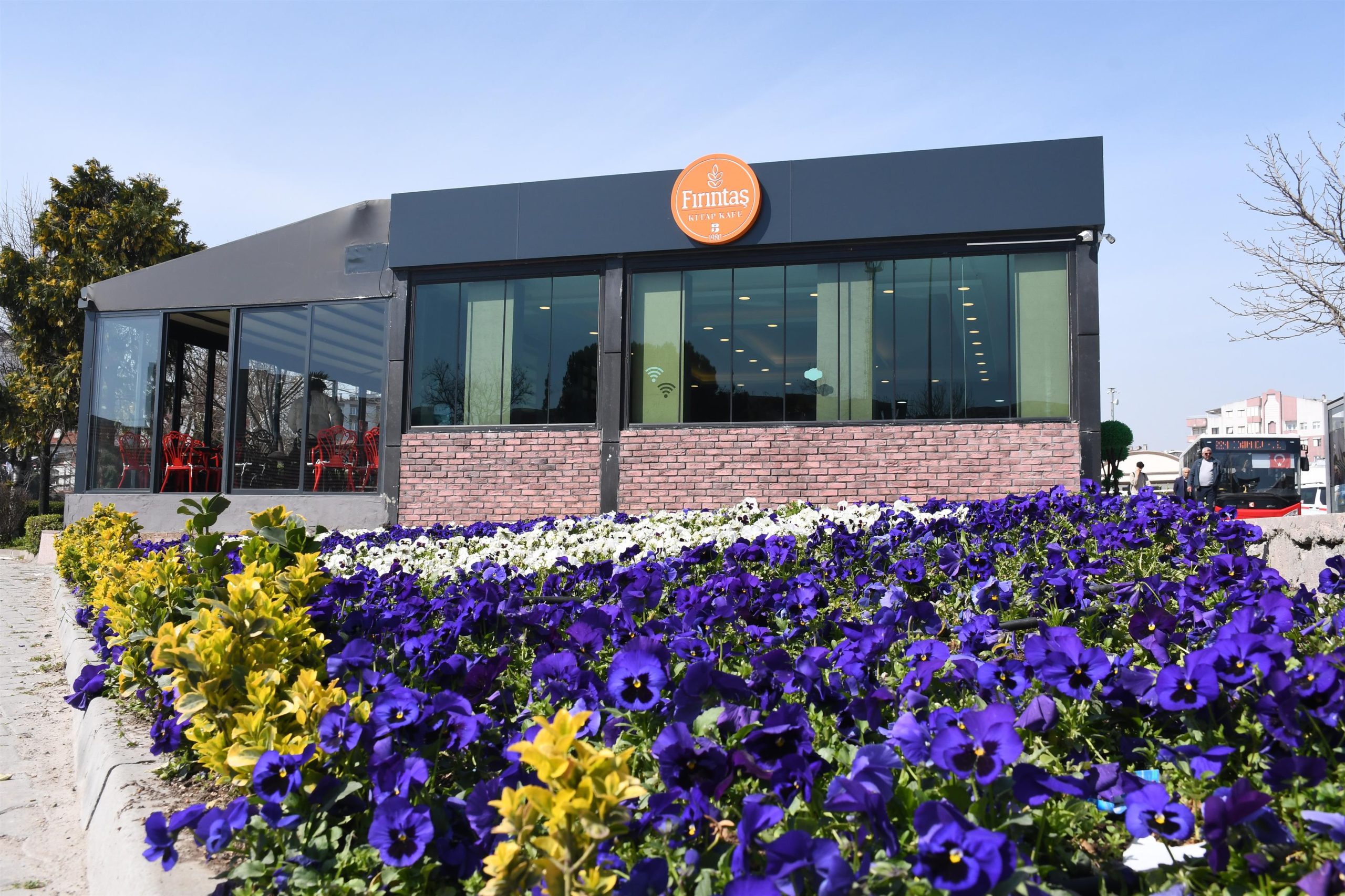 Fırıntaş Kitap Kafe TTM’de