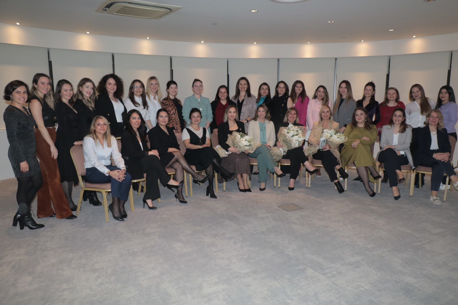  İZİKAD’da Erten görevi Sezgin’den devraldı