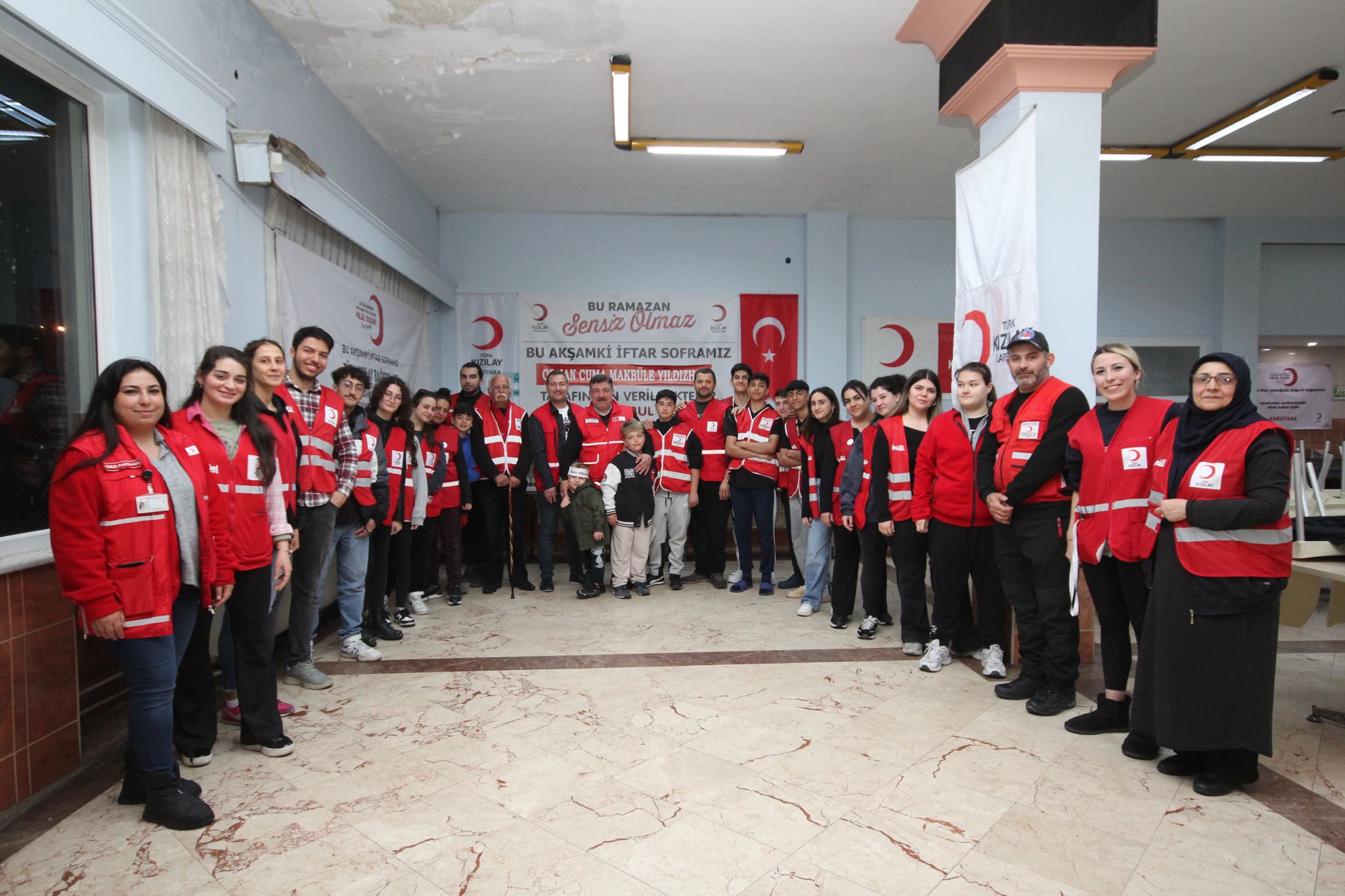 Muhteşem Kızılay ekibi Ramazan’da iş başında