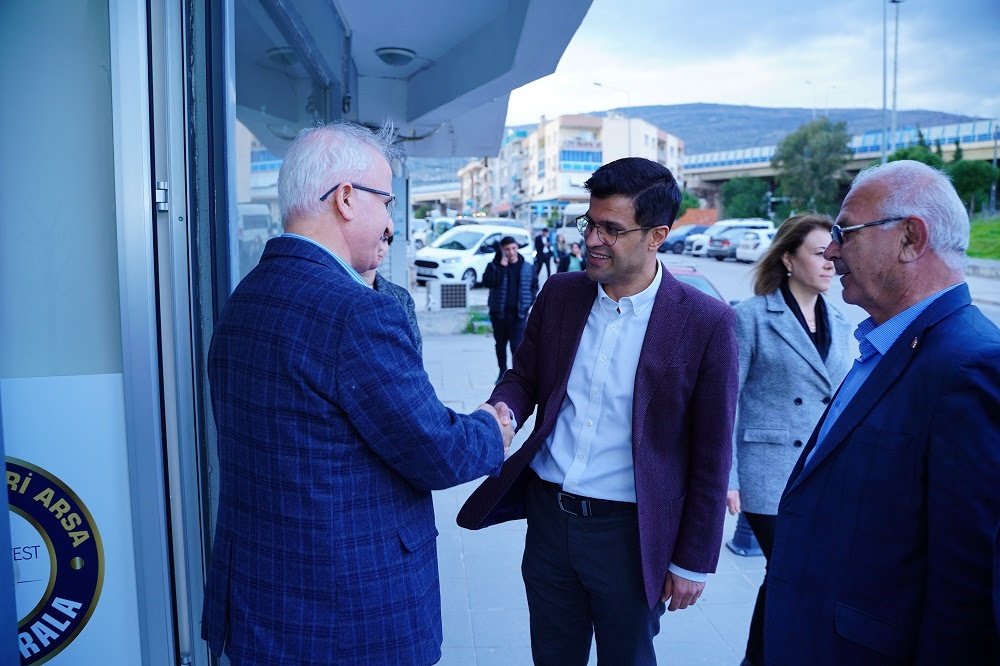 Kırkpınar Bayraklı’da sıkmadık el bırakmıyor