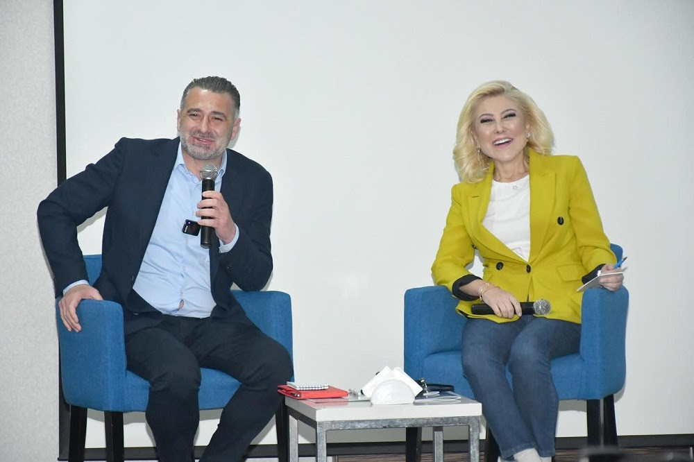 Otelcilerle buluşan Başkan Adayı Sinan Akdeniz; “Özdere ve Gümüldür’ün eksiği yok, fazlası var!”