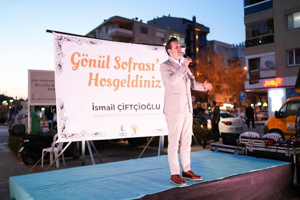 Çiftçioğlu’ndan Karşıyakalı çocukları ve ailelerini sevindiren projeler