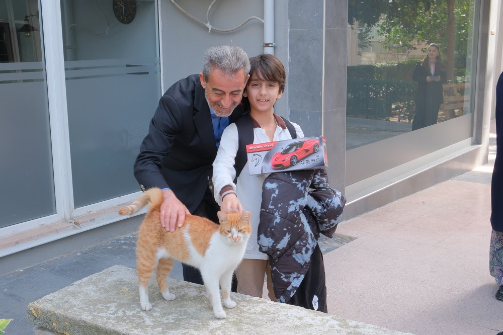 Cevdet Çayır’dan hayvanseverlere müjde