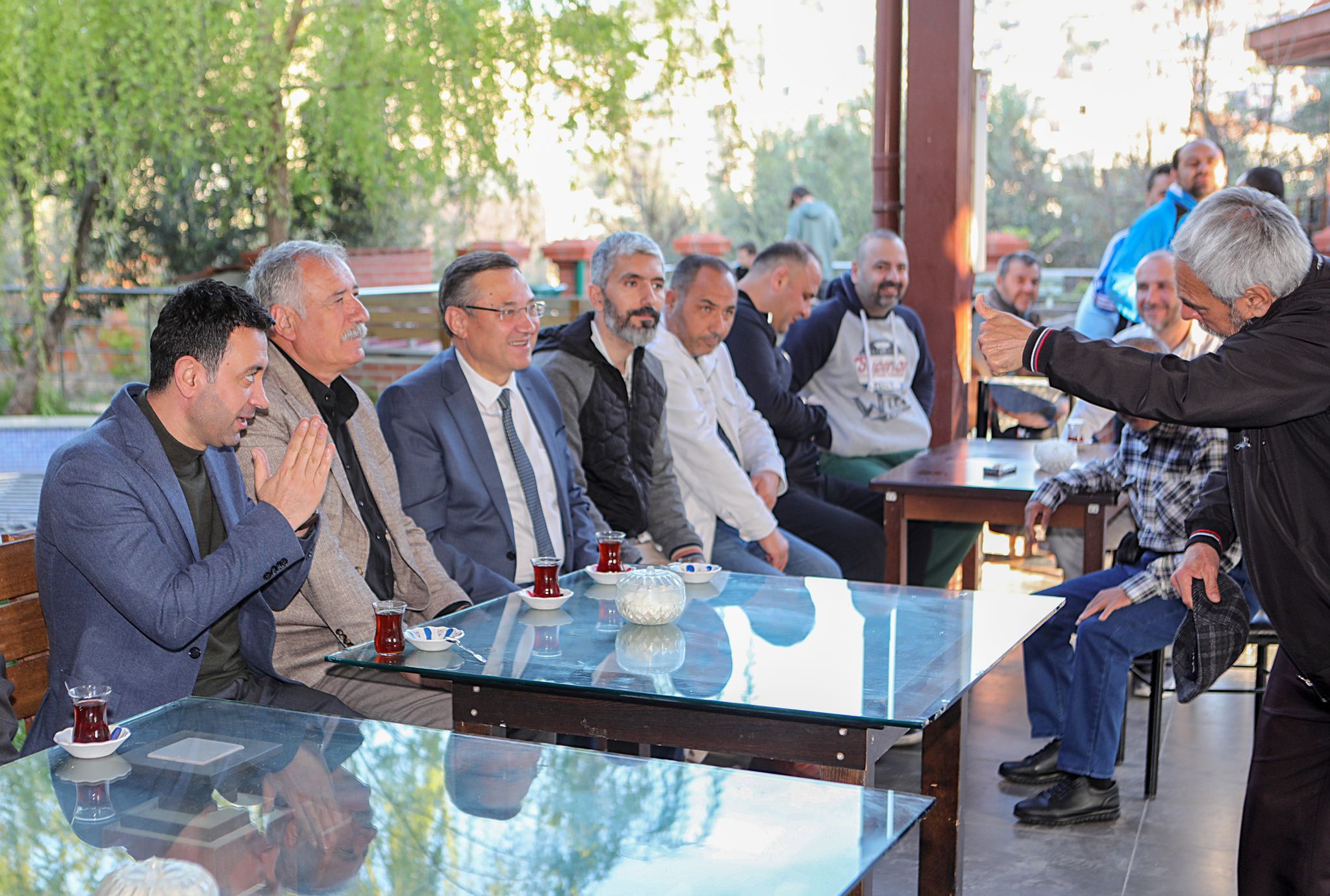 Başkan Önal, bayramın ilk gününde ilçe sakinleriyle buluştu