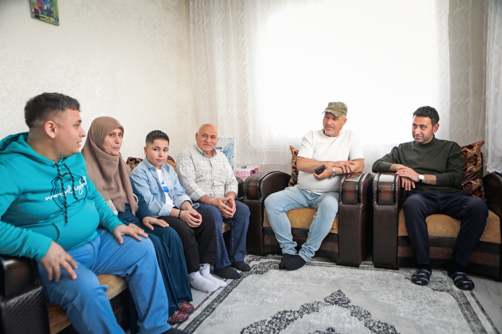 Başkan Önal sözünü tuttu, Bilgi teyzeyle buluştu