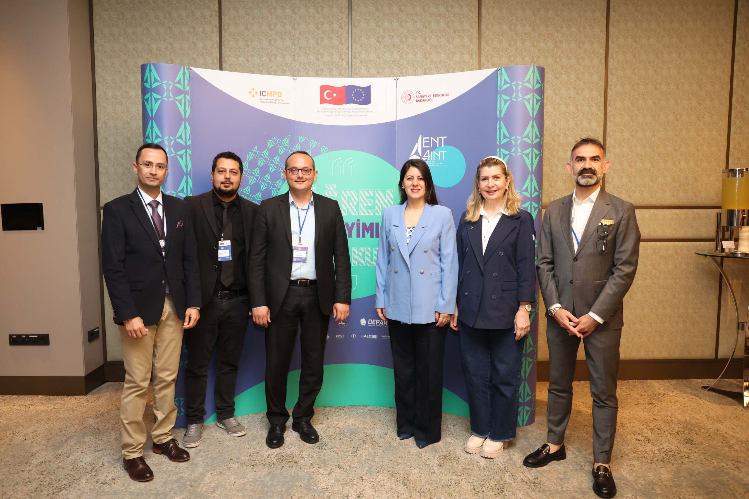 İzmir’in girşimcileri DEÜ çatısı altında buluştu