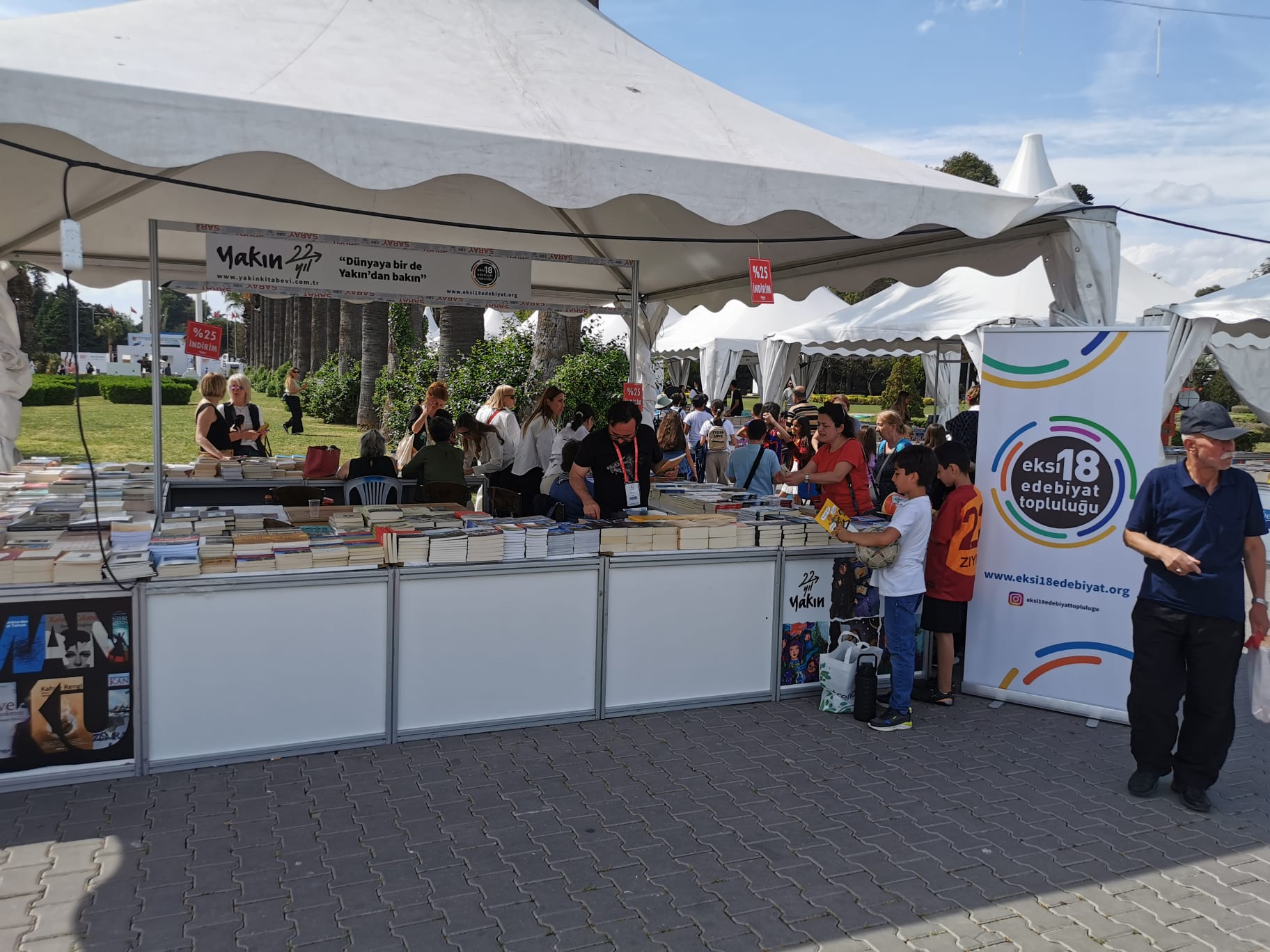 İzmir Kitap Fuarı’na bir de yakın’dan bakın