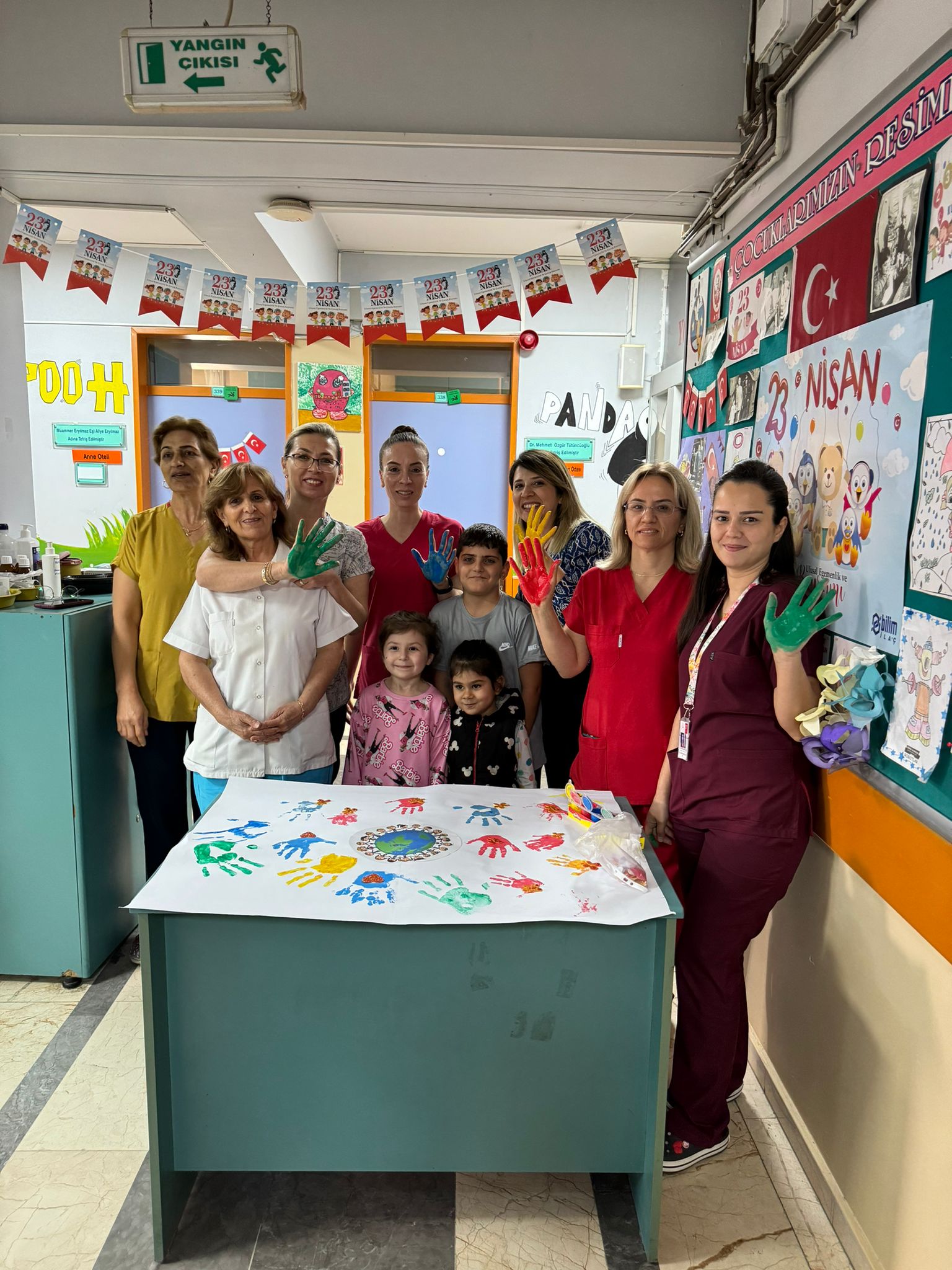 Çocuk servisinde bayram var