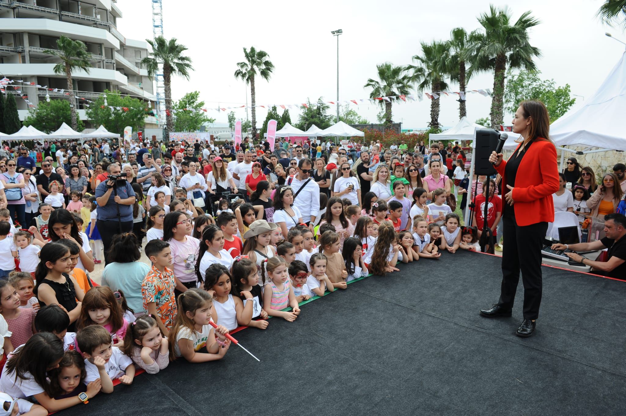 23 Nisan Karşıyaka’da coşkuyla kutlandı