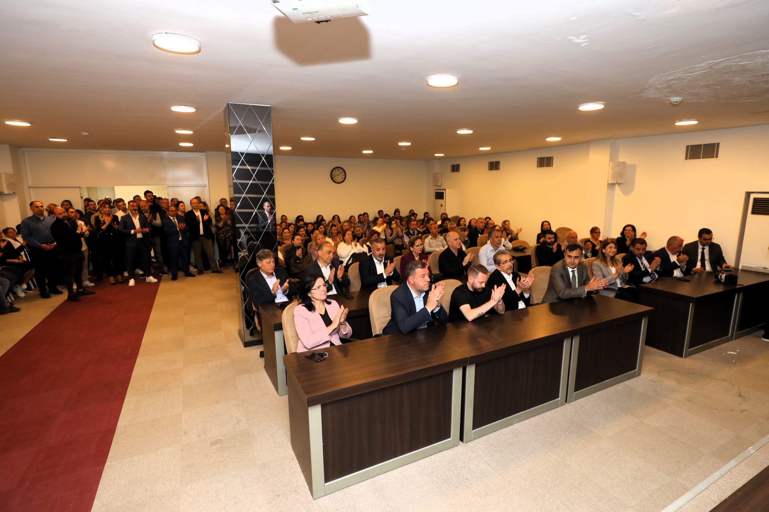 Başkan Erman Uzun, belediye personeli ile bayramlaştı