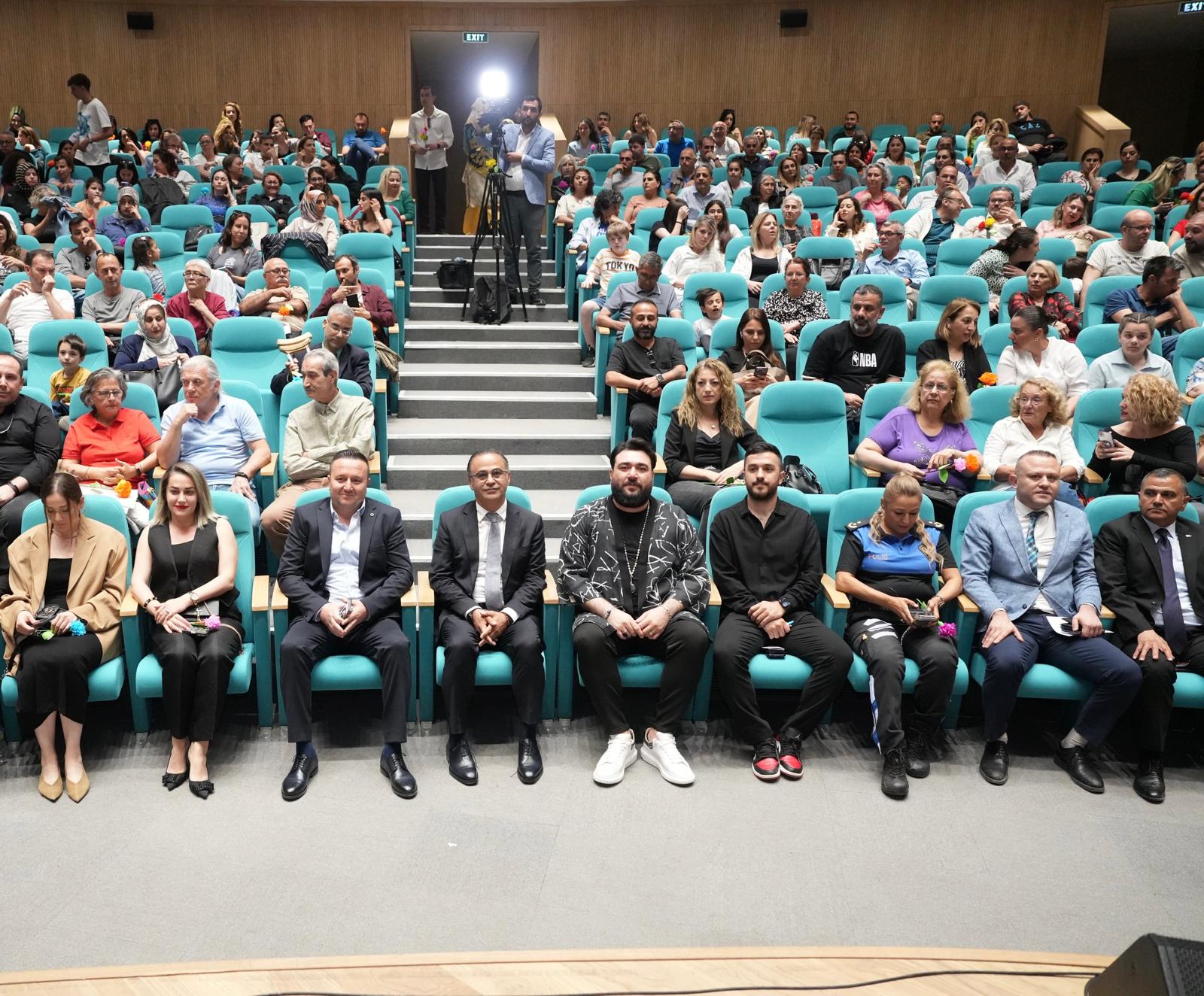 Otizm farkındalık haftasına özel çocukların gösterisi damga vurdu