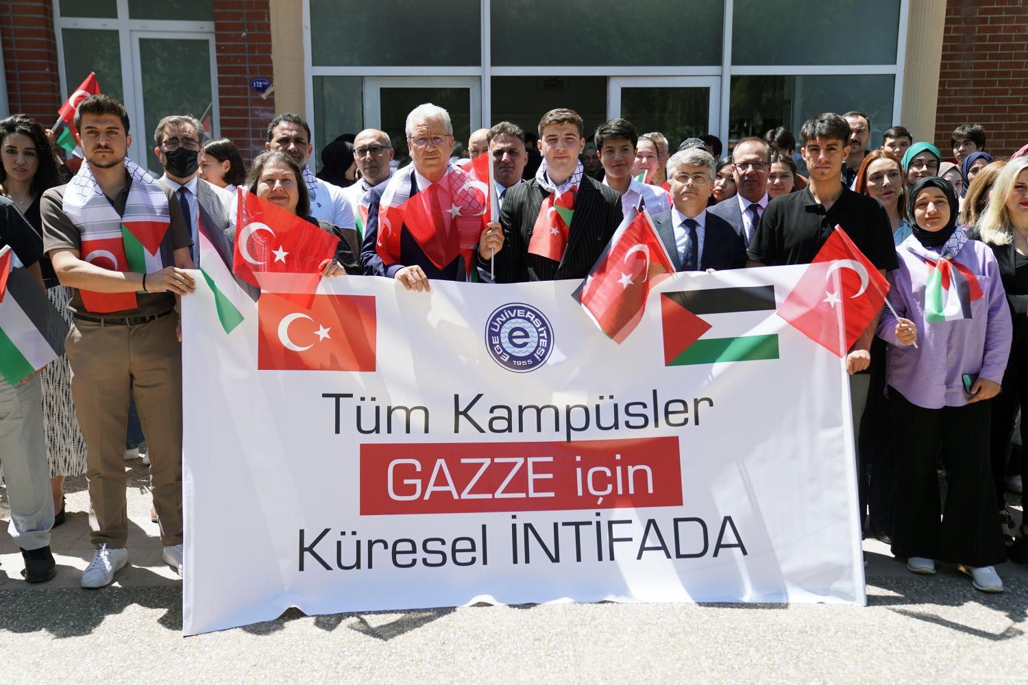 Rektör Prof. Dr. Budak, “İşgalin bir an önce sona ermesini temenni ediyoruz”