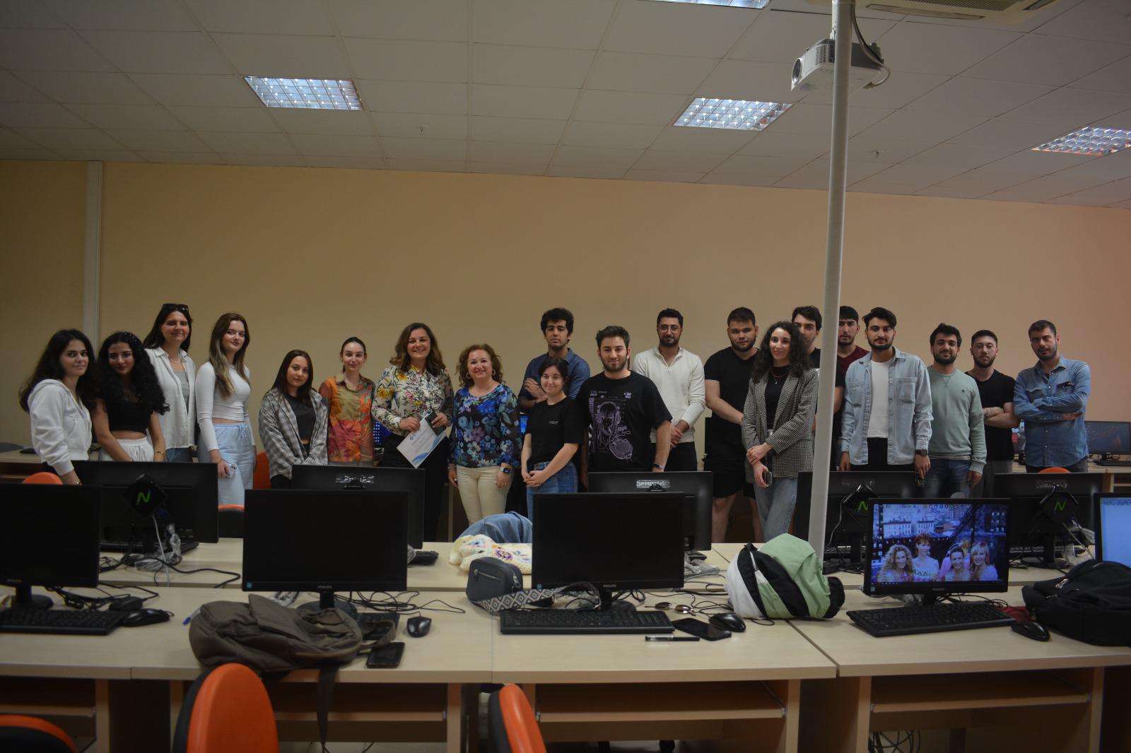 Egeli genç gazeteciler kariyer etkinliğinde buluştu