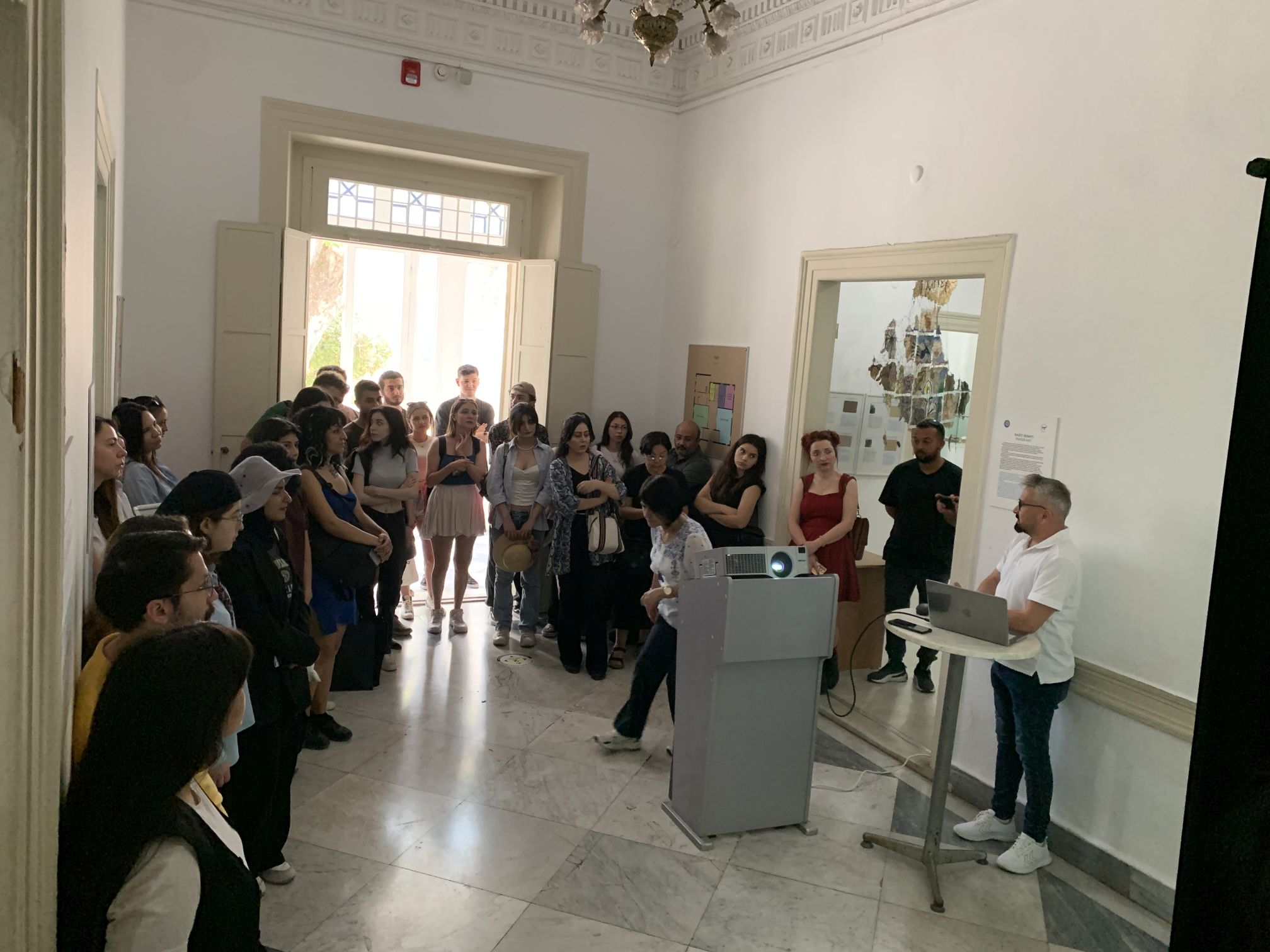 Geleneksel Türk sanatlarından “Tezhip” hem anlatıldı hem uygulandı