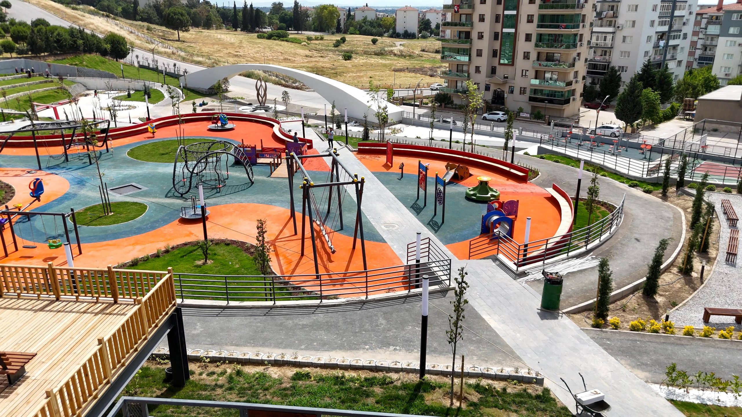 Menemen Belediyesi tarafından yapımı sürdürülen Kent Gözü Rekreasyon Alanı için geri sayım başladı