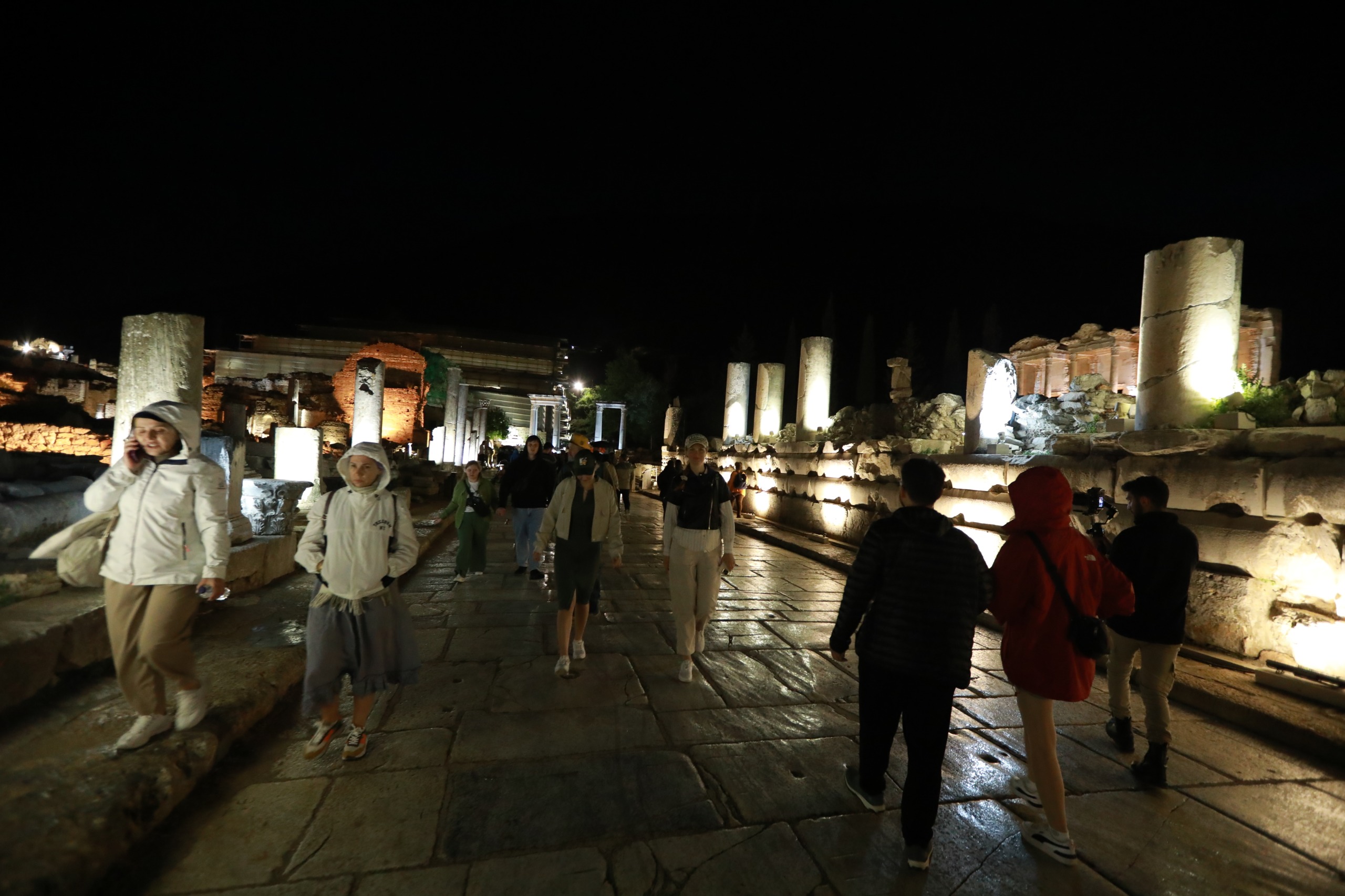 Gece müzeciliği uygulaması Efes Selçuk’a katkı sağlaycak