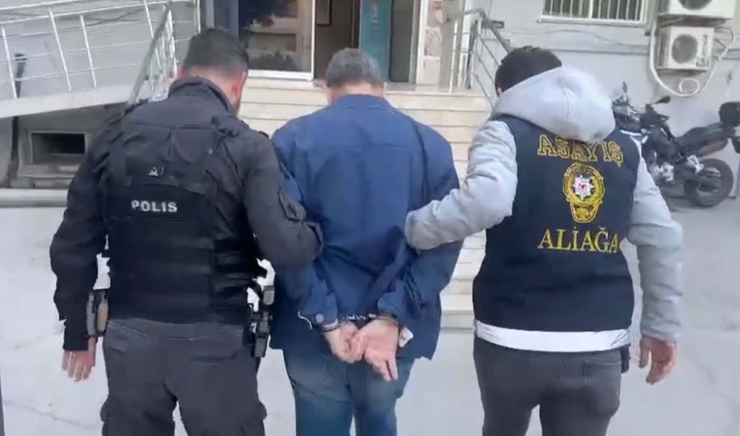 ‘Aliağa Limanı’nda rüşvet iddiasıyla İzmir merkezli 4 ilde operasyon: 32 gözaltı / Ek fotoğraflar